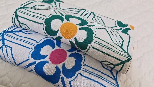 한국 전통 문양 ‘단청’을 적용한 캐빈의 소품