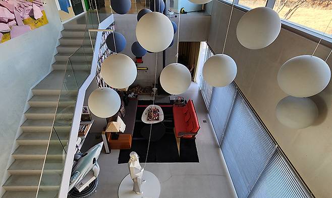 자비에 베이앙의 Mobile 작품을 염두에 두고 설계된 라이브러리.