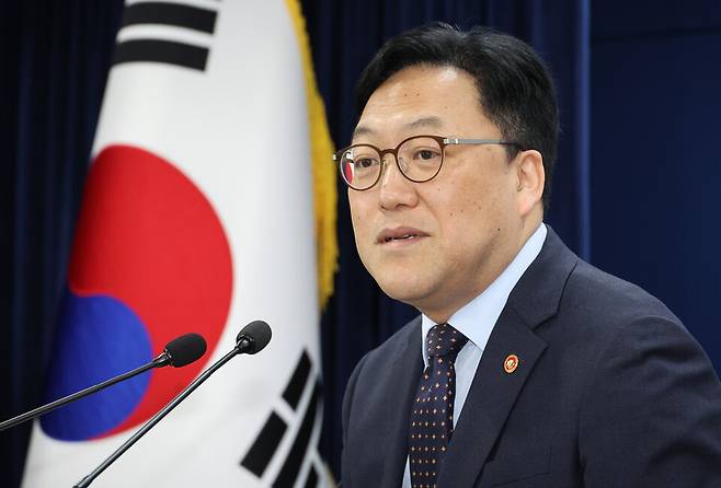 김병환 금융위원장이 22일 서울 종로구 정부서울청사에서 열린 출입기자 간담회에서 발언하고 있다. ⓒ연합뉴스