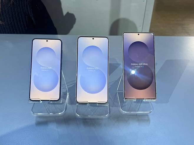 갤럭시 S25 시리즈.(왼쪽부터) 기본, 플러스, 울트라.ⓒ데일리안 이주은 기자