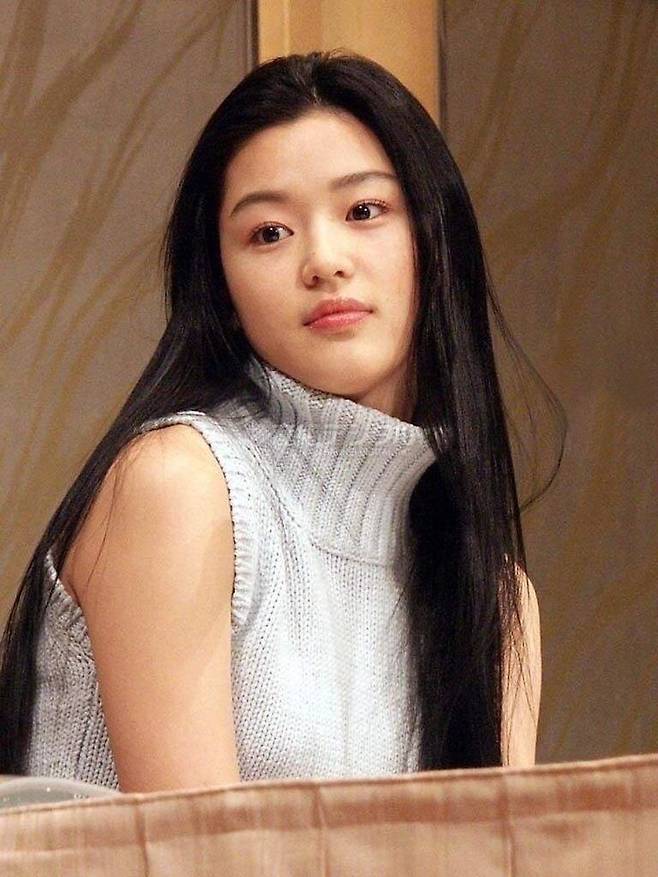 acbce9463e51f99756d4f25bbc5976a4.jpg 다시보는 그시절 긴생머리 전지현