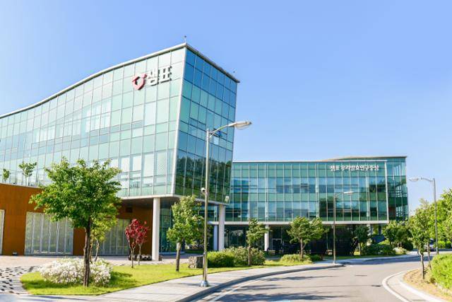 충북 오송읍에 위치한 샘표 우리발효연구중심. 간장, 고추장, 된장 등 장류 제품을 연구한다. 샘표 제공