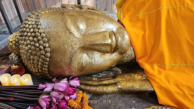 인도 쿠시나가르의 부처 열반상