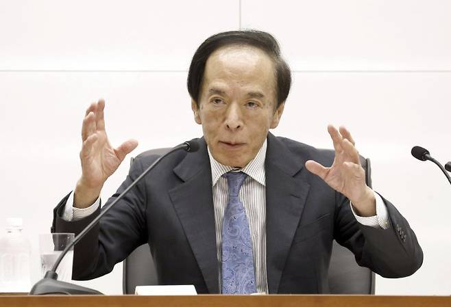 우에다 가즈오 일본은행 총재가 지난해 7월 31일 도쿄에 있는 일본은행에서 기자회견을 하고 있다. 뉴시스