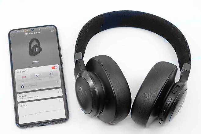 풍부한 저음과 맑은 고음을 감상할 수 있다 / 출처=IT동아