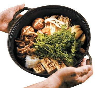 일본 드라마 속 ‘이상적인 스키야키’를 재현한 티노마드 모리의 스키야키. [사진 김성현]