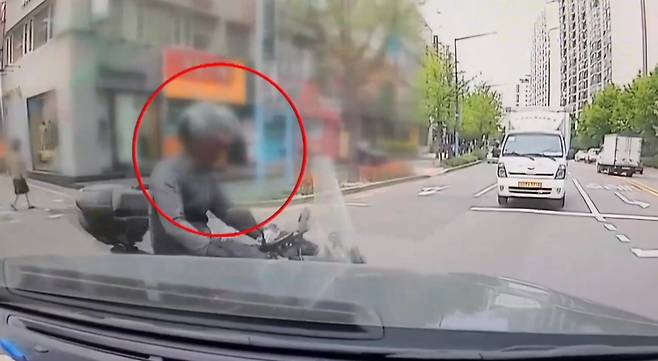 2021년 김 씨의 뺑소니 사건 당시 김 씨의 차량 블랙박스에 찍힌 장면 / 사진 = MBN