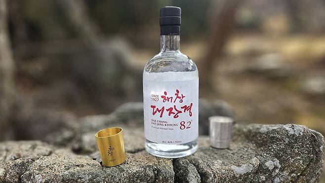 82도 증류주 ‘해창대장경’. [사진 = 신세계백화점]