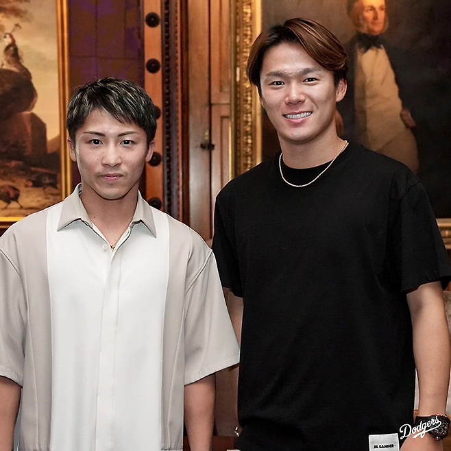 왼쪽부터 2024년 6월 미국 뉴욕에서 만난 프로복싱 체급 불문 P4P 1위 이노우에 나오야, 프로야구 세계 최고액 계약 투수 야마모토 요시노부. 사진=로스앤젤레스 다저스