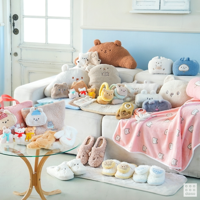 지난달 다이소가 선보인 ‘윈터투게더 시리즈’. [아성다이소 제공]