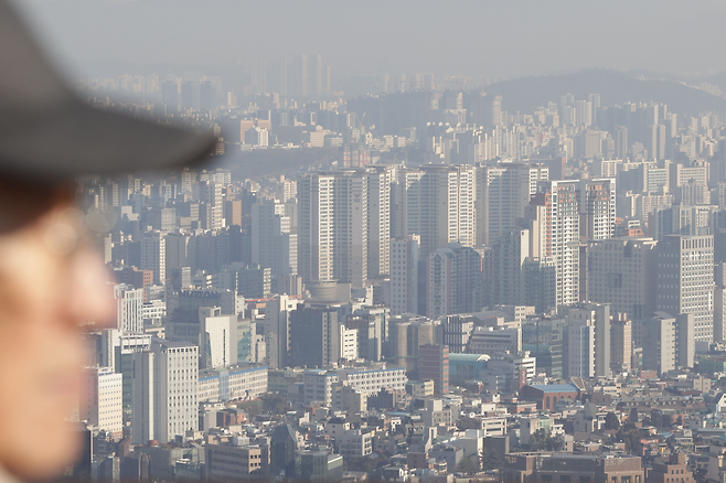 남산에서 바라본 서울 시내. [연합]