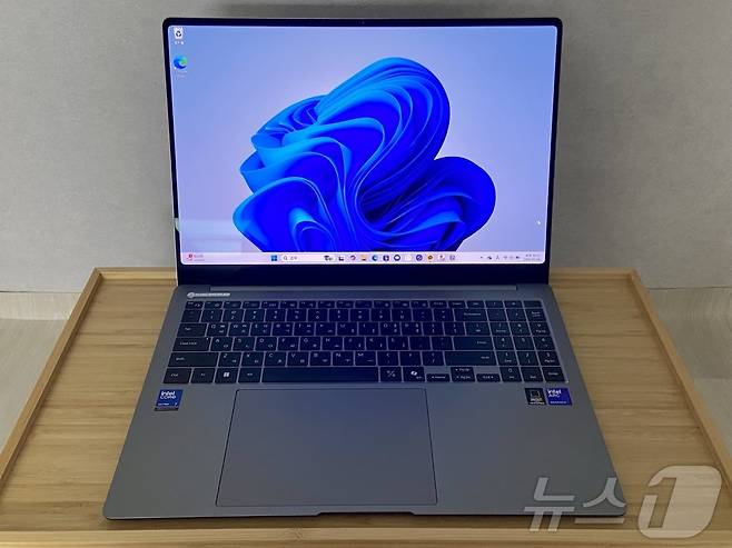 갤럭시 북5 프로. 2025.01.24. ⓒ 뉴스1 신은빈 기자