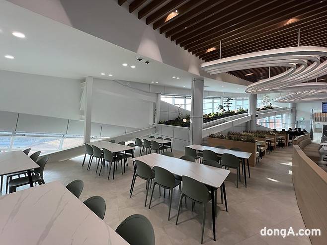 처인휴게소 2층 푸드코트