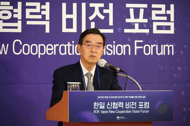 김윤 삼양그룹 회장이 2024년 5월20일 서울 롯데호텔에서 열린 한일 신협력 비전 포럼에서 축사를 하고 있다. ⓒ연합뉴스