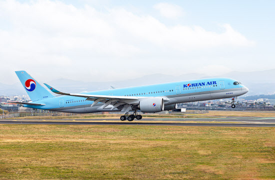 대한항공이 도입한 에어버스 최첨단 중대형 항공기 ‘A350-900’.(사진=대한항공)