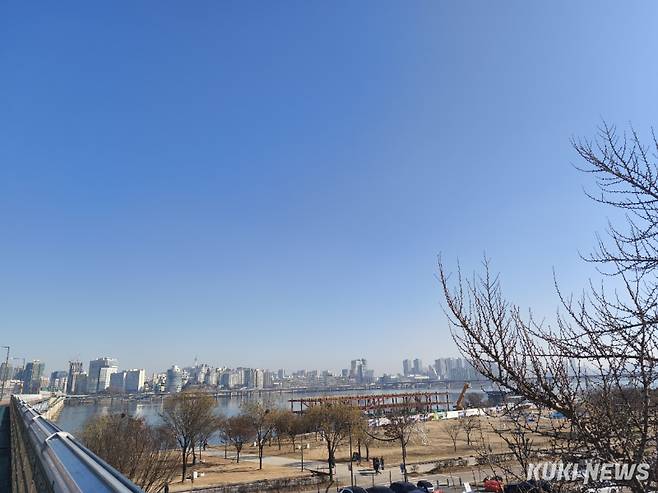 샤오미 레드미 노트 14 프로 5G로 찍은 한강 사진. 정우진 기자