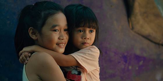 비영리단체 '앙헬레스 릴리프'는 지난 10년간 성매매 관광 후 태어난 아이를 버리고 간 생부를 추적해 양육비를 받아내는 프로젝트를 진행했다. 사진 X 캡처