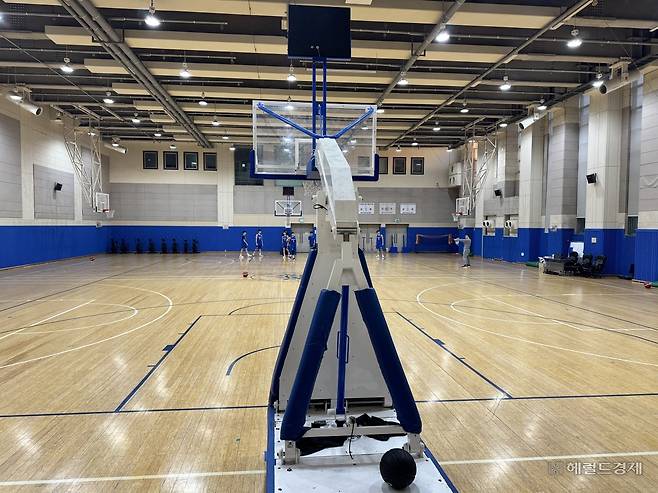 서울 서대문구 명지고등학교의 농구코트. [독자 제공]