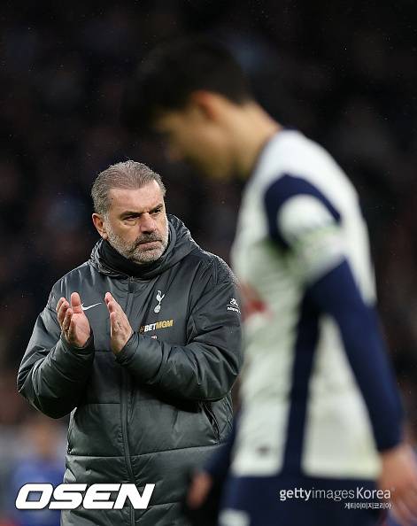 [사진] 포스테코글루 감독과 손흥민 ⓒGettyimages(무단전재 및 재배포 금지)