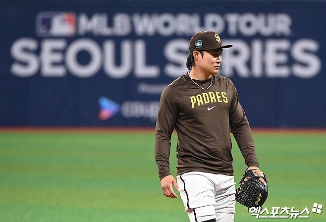 16일 오후 서울 구로구 고척스카이돔에서 '2024 메이저리그 월드투어 서울 시리즈' 샌디에이고 파드리스 훈련이 진행됐다.  이날 훈련에 참석한 샌디에이고 김하성이 수비 훈련을 하고 있다. 엑스포츠뉴스 DB