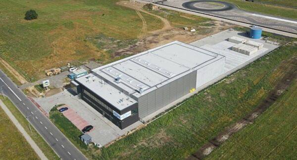 아이에스동서가 인수한 유럽 폐배터리 재활용 전문 기업 BTS테크놀로지의 폴란드 공장. /아이에스동서 제공