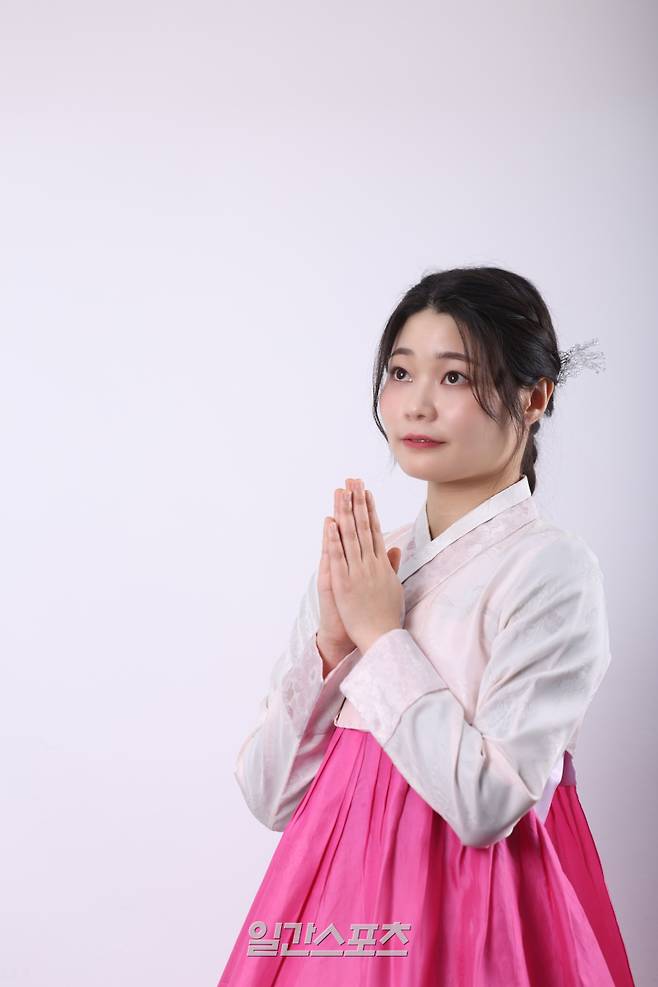 배우 정하담이 20일 오후 서울 중구 순화동 KG타워에서 진행된 일간스포츠와의 인터뷰에 앞서 포즈를 취하고 있다. 서병수 기자 qudtn@edaily.co.kr /2025.01.20/