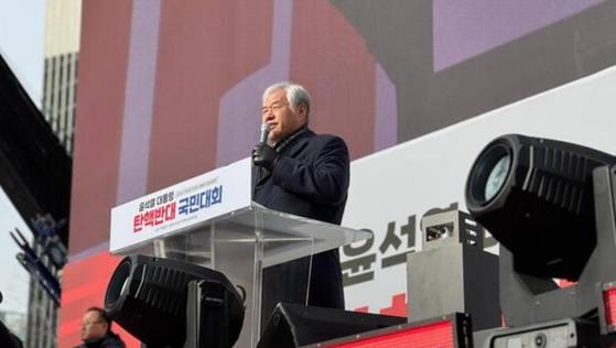 1월 18일 광화문 동화면세점 앞 탄핵 반대 집회에서 발언하는 전광훈 목사. 사진 대국본