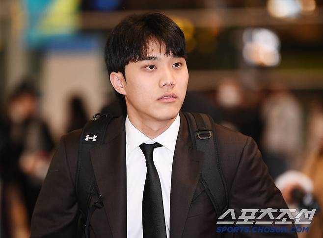 삼성 라이온즈 선수단이 22일 오전 인천국제공항을 통해 스프링캠프가 차려진 괌으로 출국했다. 이재현이 출국장으로 향하고 있다. 인천공항=정재근 기자 cjg@sportschosun.com/2025.1.22/