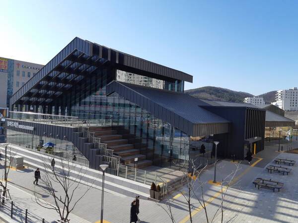 용인 남사도서관 전경. 도서관 제공