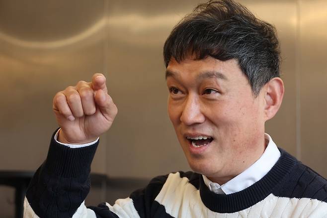 고명환 개그맨 겸 작가가 매일경제와 인터뷰하고 있다. [한주형 기자]
