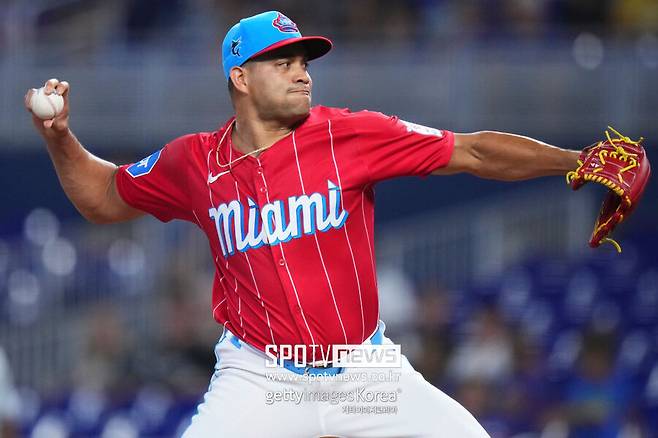 ▲ 치리노스는 KBO에서의 구종 선택에 대해 "다양한 구종을 동일하게 가져갈 계획을 하고 있고, 그 중 가장 좋은 구종을 선택하면서 한국 타자들을 상대하려고 한다"고 구상을 살짝 공개했다.