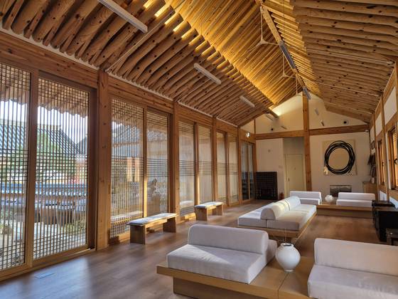 진료실 한옥. 대들보가 없다. 한은화 기자