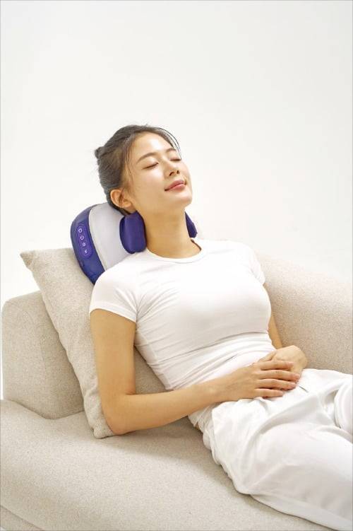 풀리오 어깨마사지 기기.
