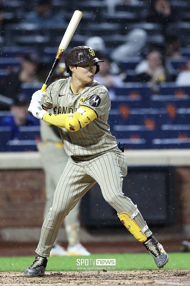 ▲ 계약 기간이 짧은 대신 탬파베이 레이스는 김하성에게 많은 연봉을 안겼다.