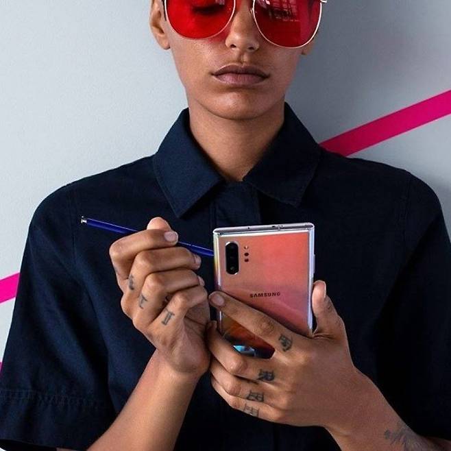 uLpfeb.jpg 삼성에서 갤럭시 스마트폰 색으로 다시 한 번 내줬으면 하는 색