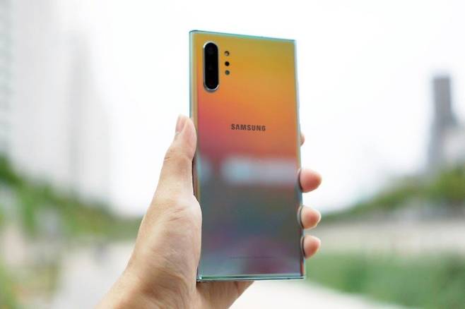 rcaKhm.jpg 삼성에서 갤럭시 스마트폰 색으로 다시 한 번 내줬으면 하는 색