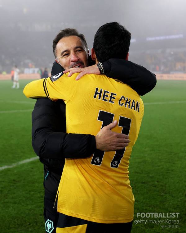 비토르 페레이라 감독(왼쪽)과 황희찬(이상 울버햄턴원더러스). 게티이미지코리아