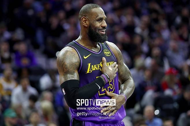 ▲ 르브론 제임스. 이제 돈치치와 같은 팀에서 뛴다. 돈치치는 평소 동경하던 선수로 르브론을 꼽았었다.