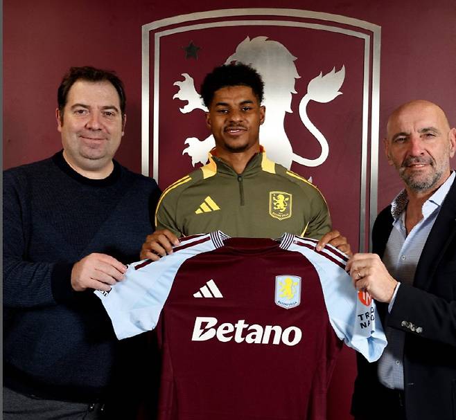 애스턴빌라 SNS캡쳐