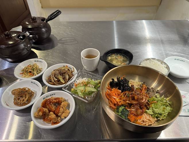 IMG_1403.jpeg 일본 900엔 점심 낙지 비빔밥