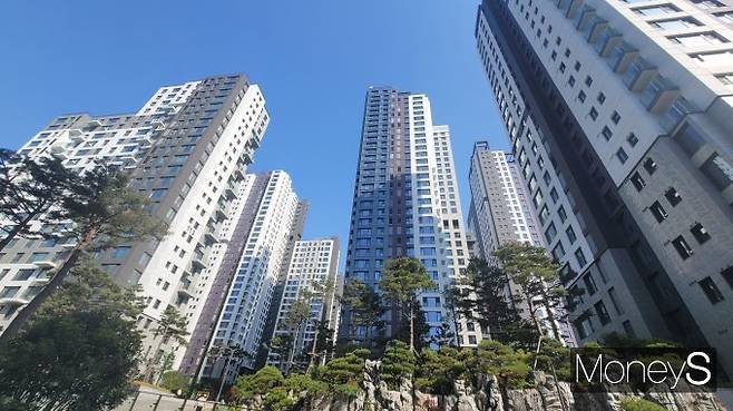 서울 서초구 아파트의 3.3㎡당 평균 시세가 강남구 보다 비싼 것으로 나타났다. 사진은 지난해 전용 84㎡가 60억원에 매매 거래된 서초구 래미안 원베일리. /사진=김창성 기자