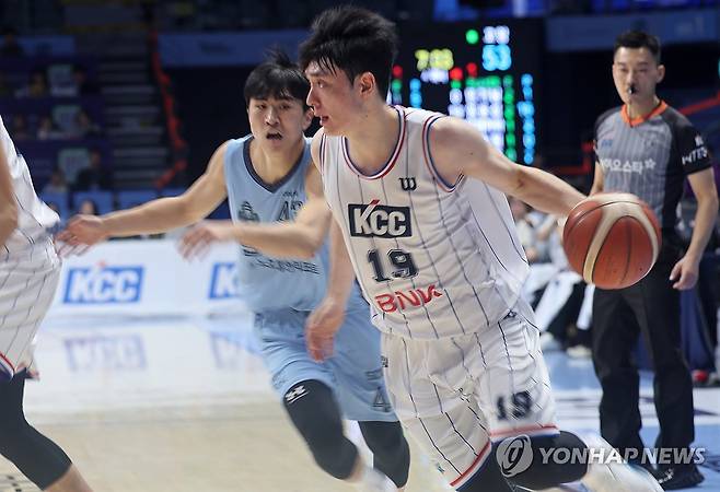 몰아치는 이근휘 [연합뉴스 자료사진]