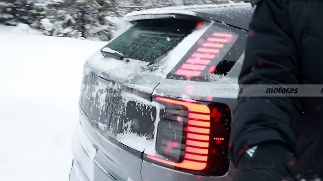 볼보 'EX30 크로스컨트리' (출처 : motor.es)