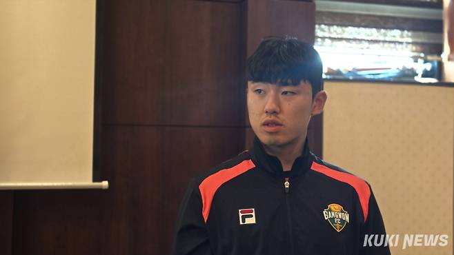 이기혁이 5일 경남 남해군 남해스포츠파크호텔에서 취재진과 만나 인터뷰하고 있다. 김영건 기자