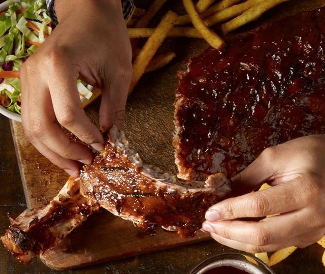 대표 메뉴 중 하나인 립. TGI Fridays SNS