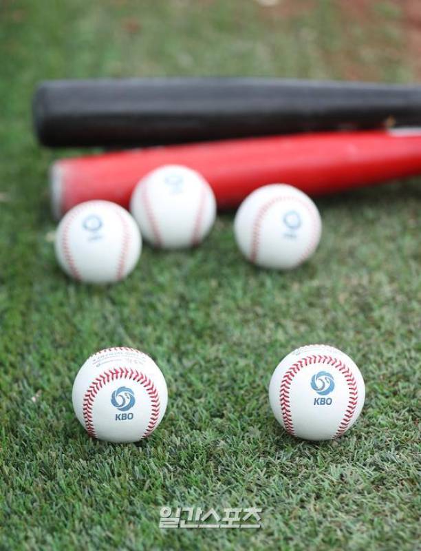 현재 KBO리그는 비FA 다년계약 선수의 FA 등급 제외 결정을 놓고 여러 의견이 분출되고 있다. IS 포토
