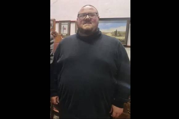 몸무게 159㎏의 초고도비만 남성이 약물과 수술의 의존 없이 오직 식단과 운동만으로 76㎏ 정도를 감량해 화제를 모으고 있다. 사진은 감량 전 리 헤링. [사진=리 헤링/SWNS]