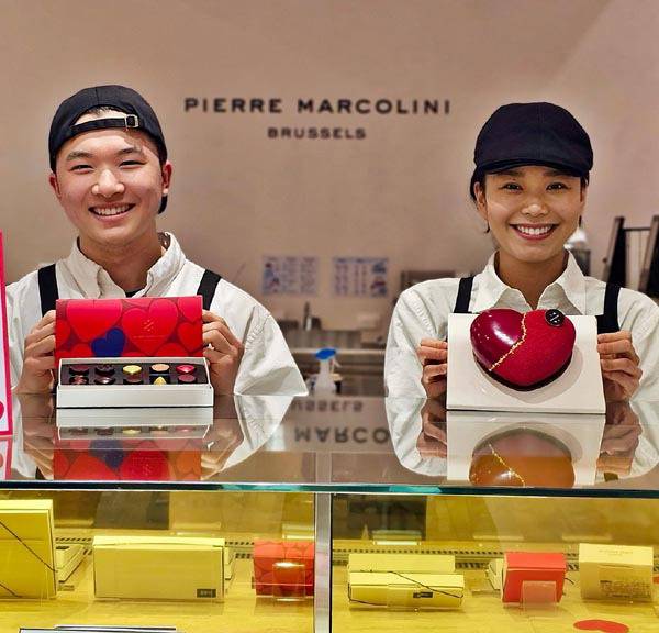 신세계 센텀시티의 ‘피에르마르콜리니’ 매장에서 선보인 하트 초코 케이크.