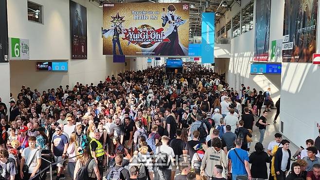 독일 쾰른에서 열리고 있는 ‘게임스컴 2024’를 방문한 관람객들로 발 딛을 틈이 없다. 쾰른 | 김민규기자 kmg@sportsseoul.com