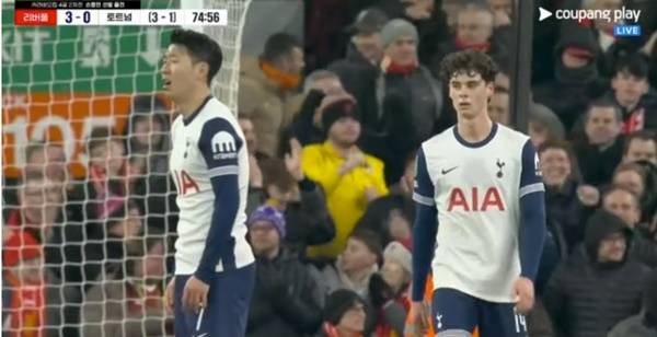 3번째 실점 이후 표정이 일그러진 손흥민(왼쪽). ⓒ쿠팡플레이